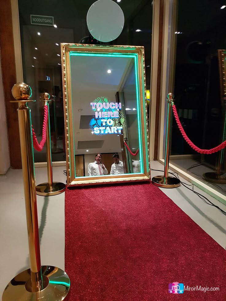 Mirror Booth